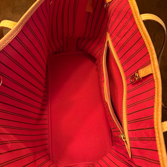 Louis Vuitton Neverfull MM Monogram Red Interior | Authentic | Bag Only - Picture 3 of 7